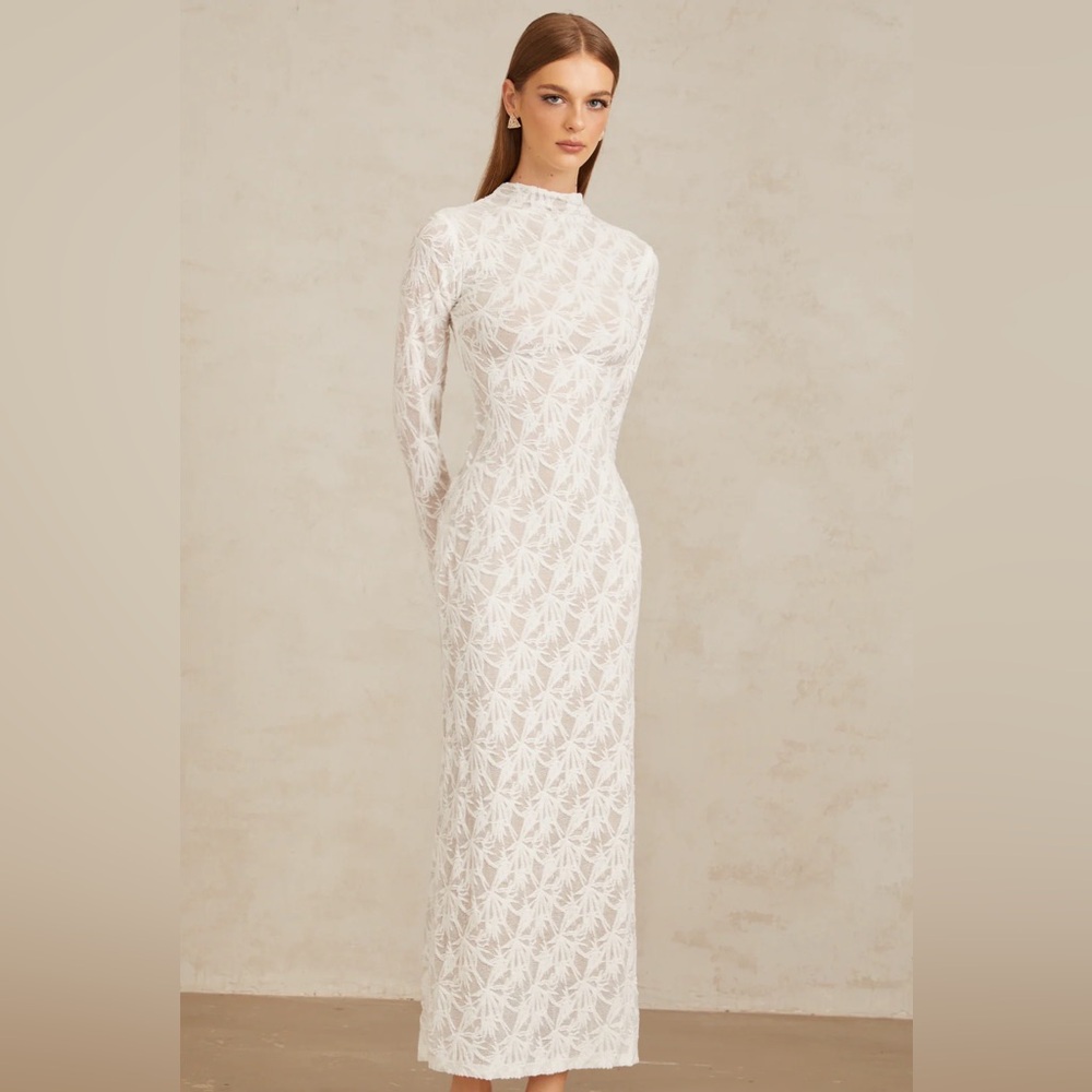 Chic White Long Sleeve Lace Dress